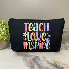 Load image into Gallery viewer, Pouch - Teach Love Inspire Daisies