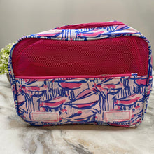 Load image into Gallery viewer, Hanging Toiletry Bag - Abstract Pelican