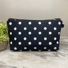Load image into Gallery viewer, Pouch - Polkadot Black & White