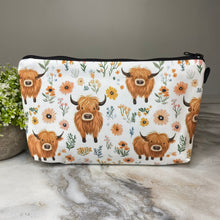 Load image into Gallery viewer, Pouch - Highland Cow
