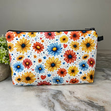 Load image into Gallery viewer, Pouch - Floral Small Red Blue Yellow Daisy
