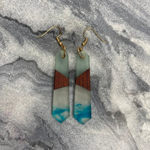 Load image into Gallery viewer, Dangle Earring - Wood &amp; Sea Glass
