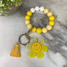 Load image into Gallery viewer, Silicone &amp; Acrylic Bracelet Keychain - Daisy - Yellow
