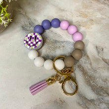 Load image into Gallery viewer, Silicone Bracelet Keychain - Happy Face - Purple
