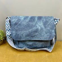 Load image into Gallery viewer, Elizabeth Flap Messenger Bag
