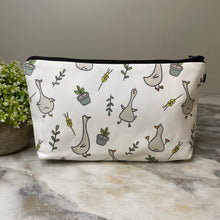 Load image into Gallery viewer, Pouch - Goose
